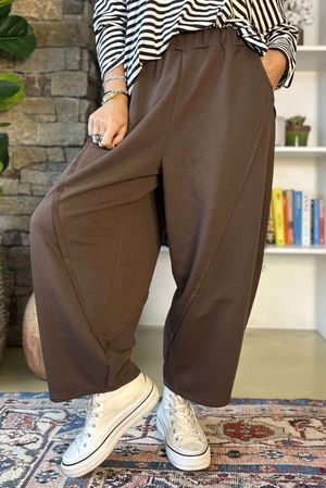 Scamp Raw Seam Barrel Pant Chocolate